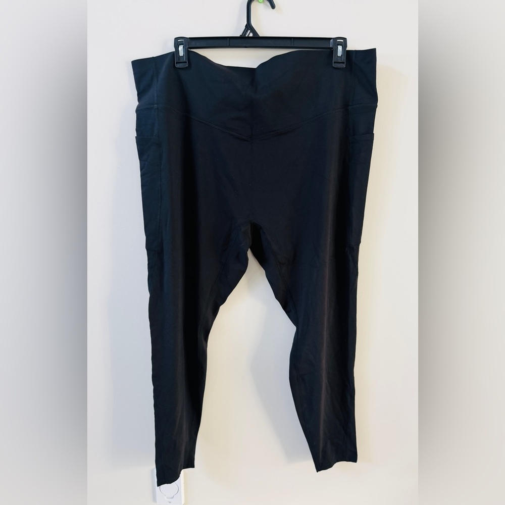 Halara Black Full Length leggings. Size 3x. Nwt